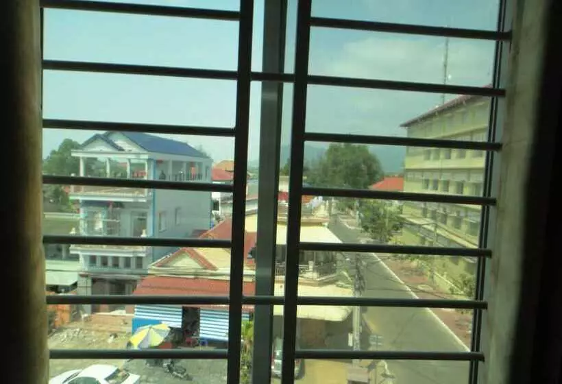هتل Borey Vatanac Guesthouse