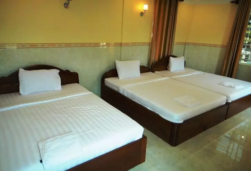 هتل Borey Vatanac Guesthouse