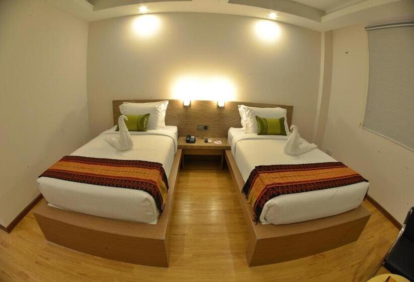 هتل Serene Valley