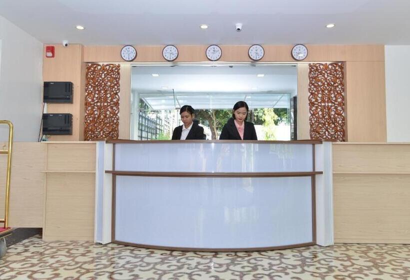 هتل Serene Valley