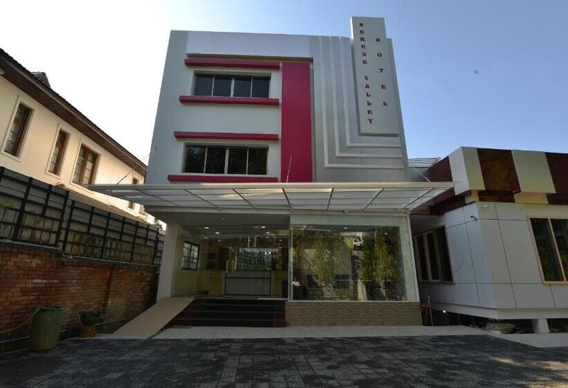 هتل Serene Valley