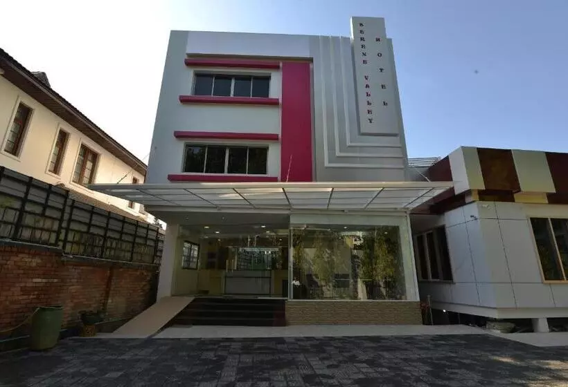Hotel Serene Valley
