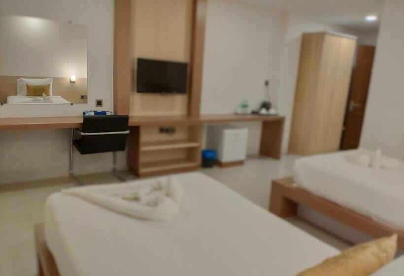 هتل Serene Valley