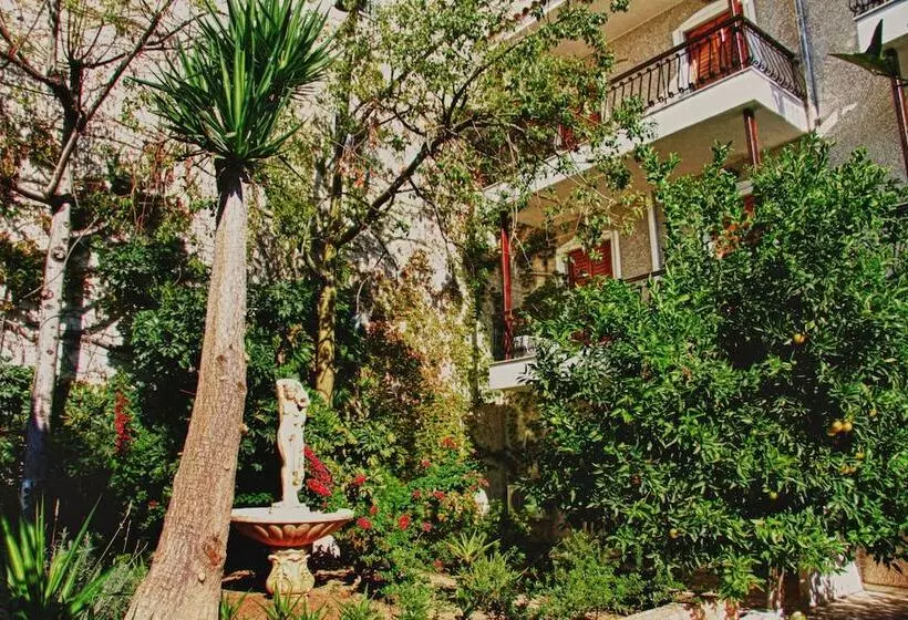 Oasis Apartments