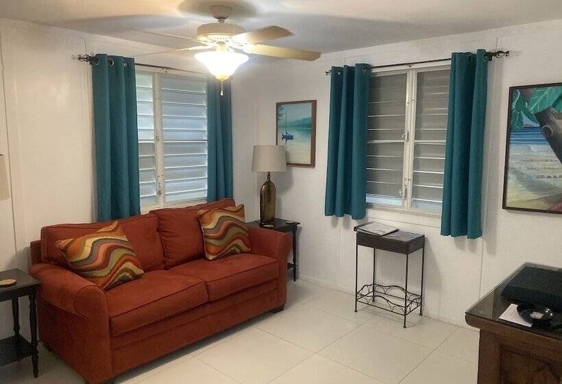 Tres Palmas Inn & Villas