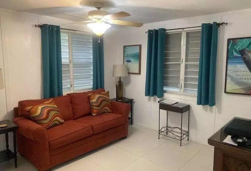 Tres Palmas Inn & Villas