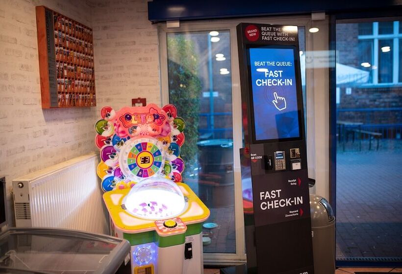 הוסטל a&o Berlin Friedrichshain