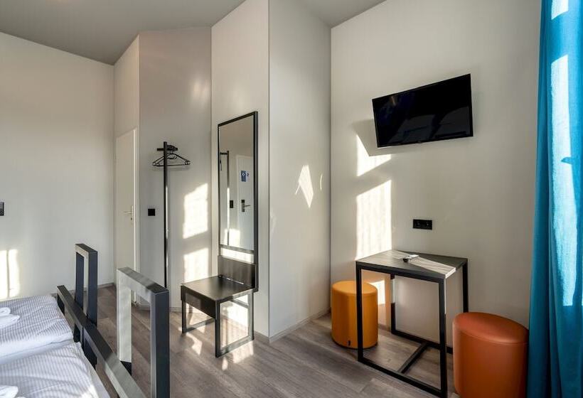 הוסטל a&o Berlin Friedrichshain