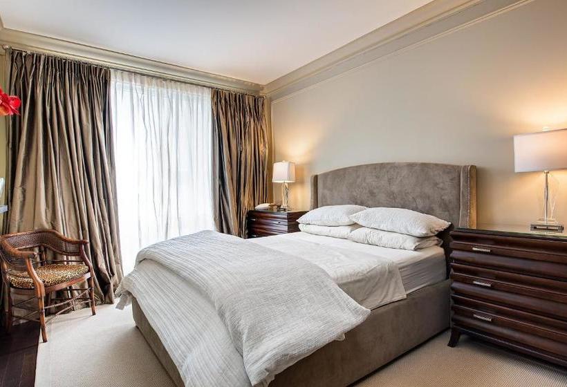 Sky Suites Yorkville