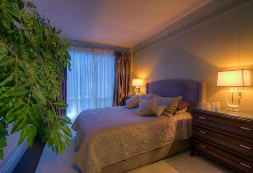 Sky Suites Yorkville