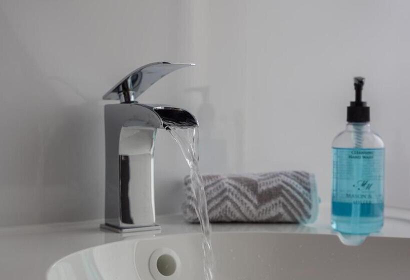 تختخواب و صبحانه Kingsley Guest House