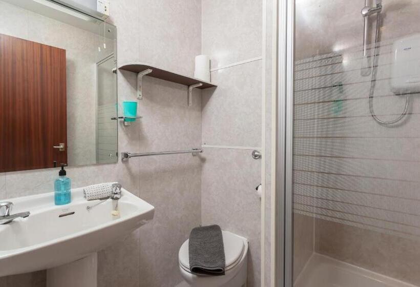 تختخواب و صبحانه Kingsley Guest House