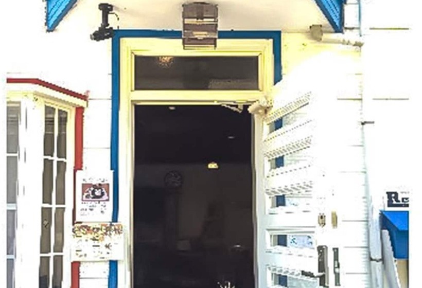 پانسیون Guest House Shirahama R Cafe – Caters To Women   Hostel