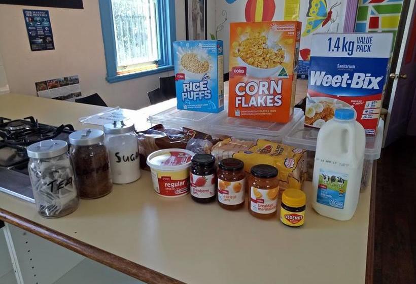 הוסטל Wickham Retreat Backpackers