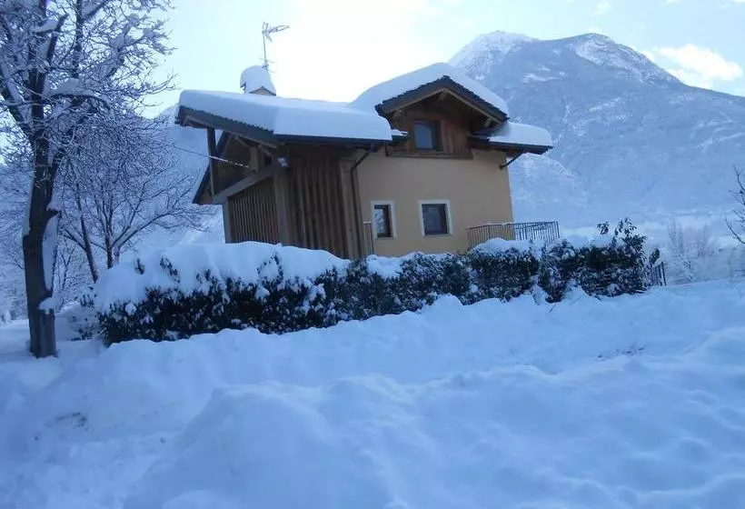 تختخواب و صبحانه Affittacamere Les Noyers