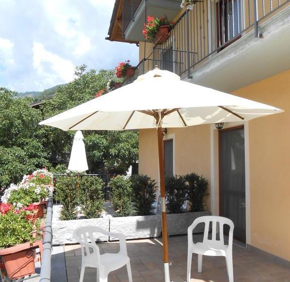 Bed and Breakfast Affittacamere Les Noyers