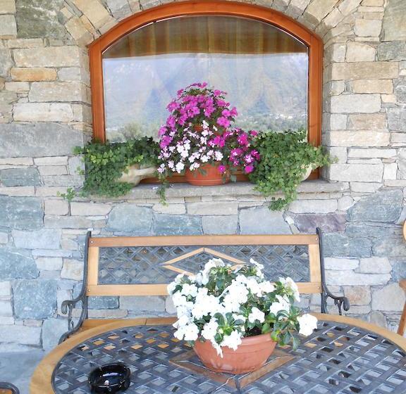 Bed and Breakfast Affittacamere Les Noyers