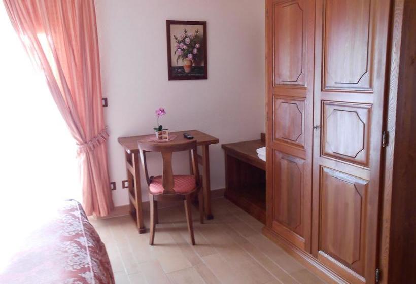 Bed and Breakfast Affittacamere Les Noyers