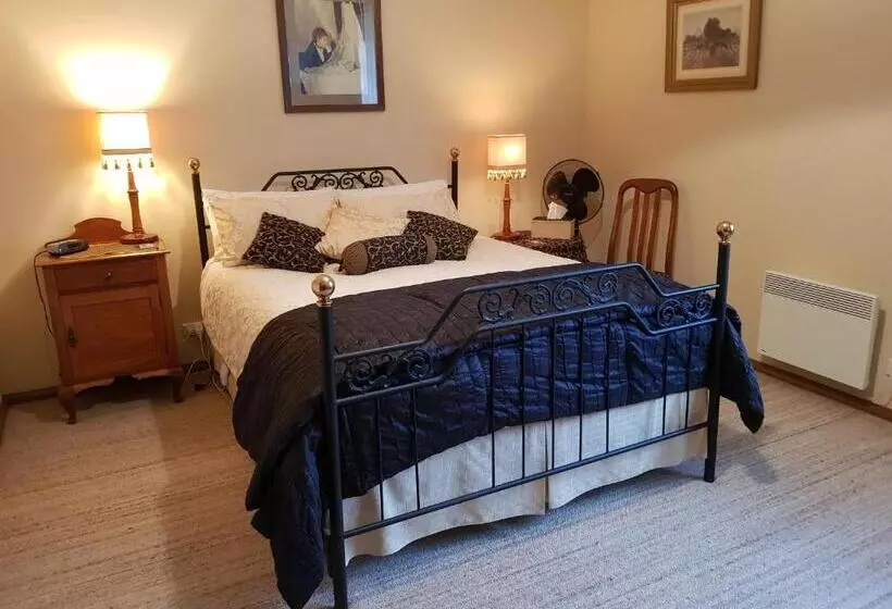 تختخواب و صبحانه Cornwall Cottage