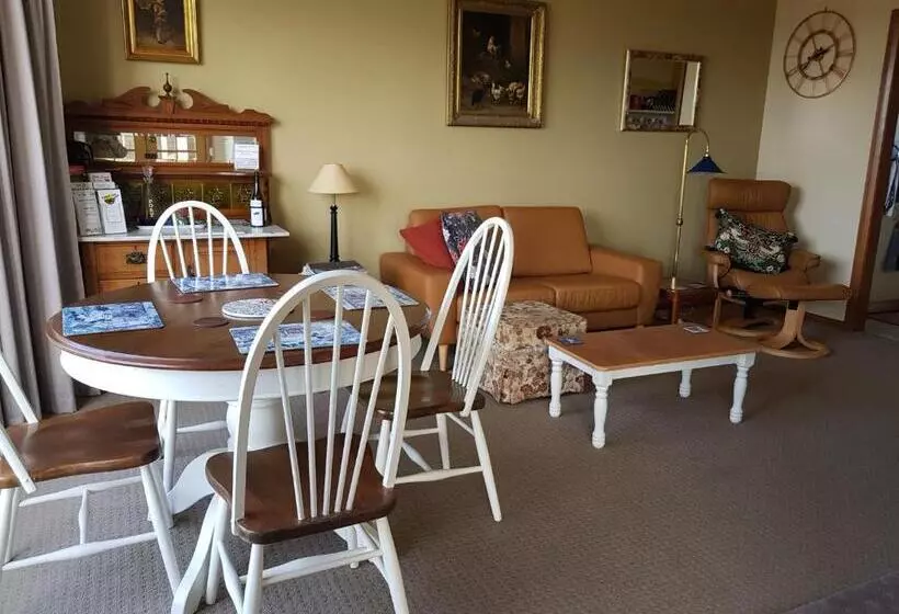 تختخواب و صبحانه Cornwall Cottage