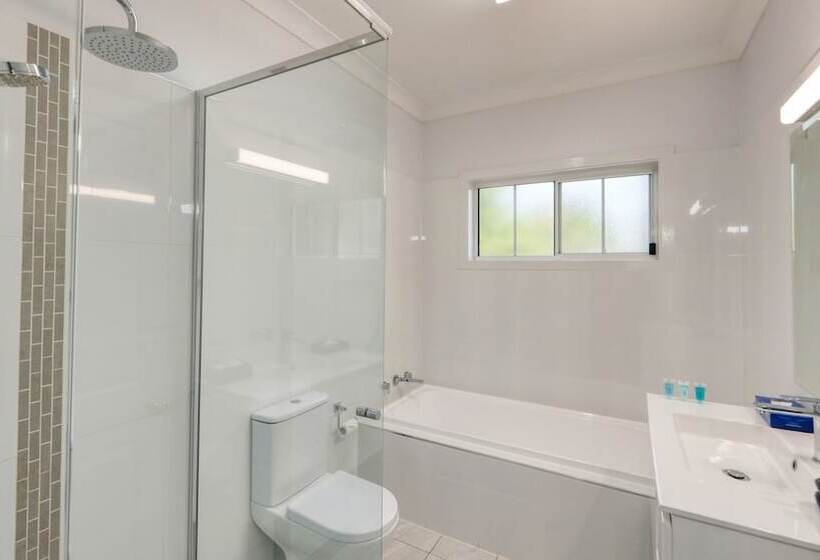 Colonial Motel & Apartments