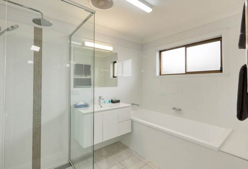 Colonial Motel & Apartments