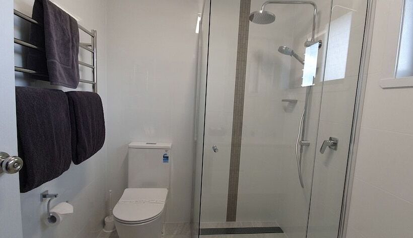 Colonial Motel & Apartments