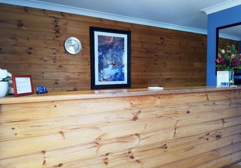 Colonial Motel & Apartments