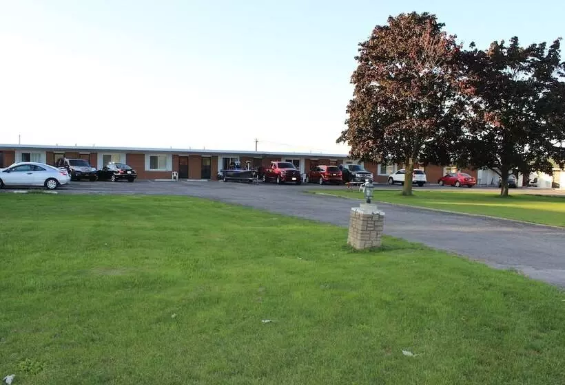 Colonial Motel
