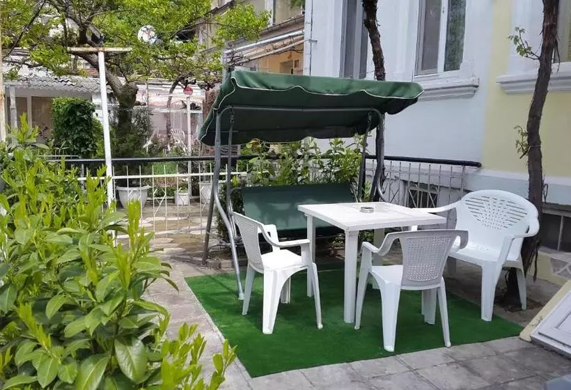 Hostel Rayska Yabalka
