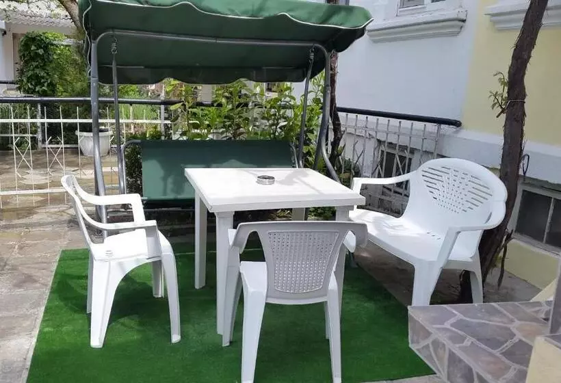 Hostel Rayska Yabalka