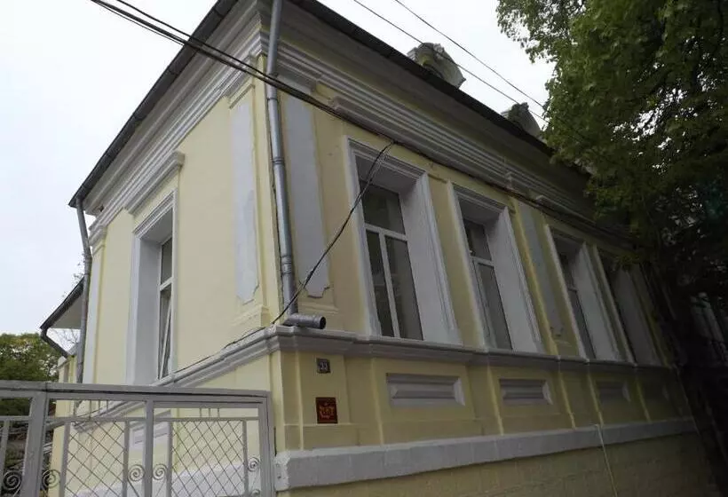 Hostel Rayska Yabalka