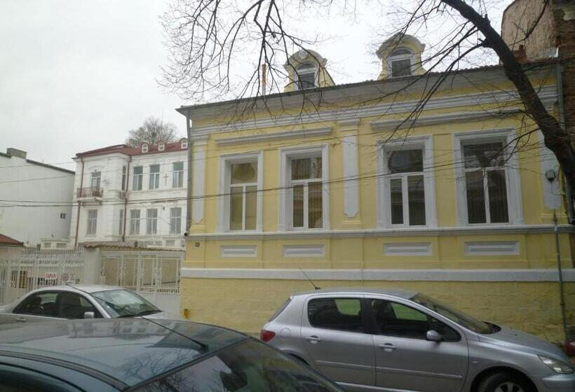 Hostel Rayska Yabalka