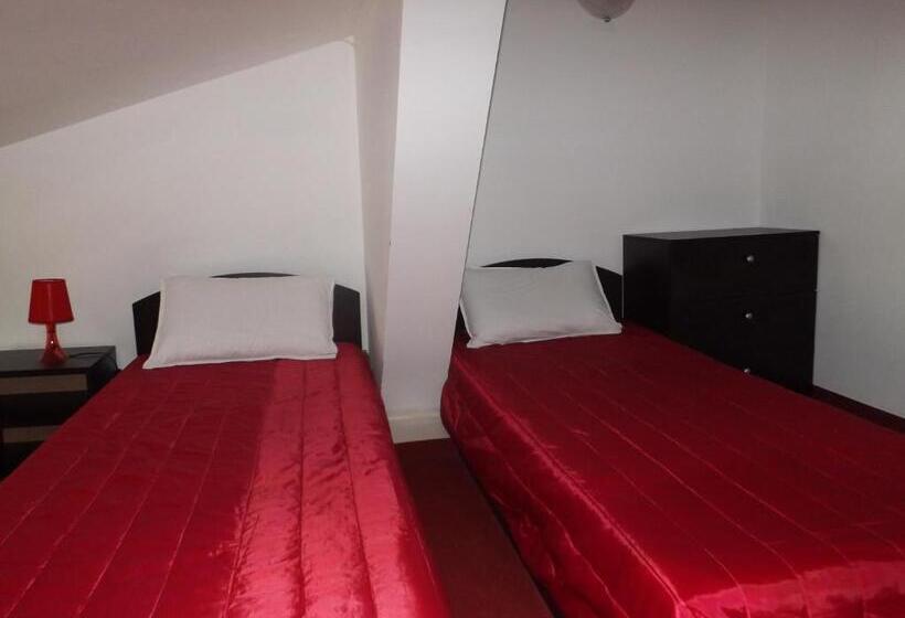 Hostel Rayska Yabalka