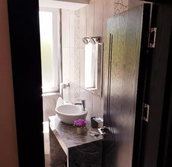 هتل Central Guest Rooms