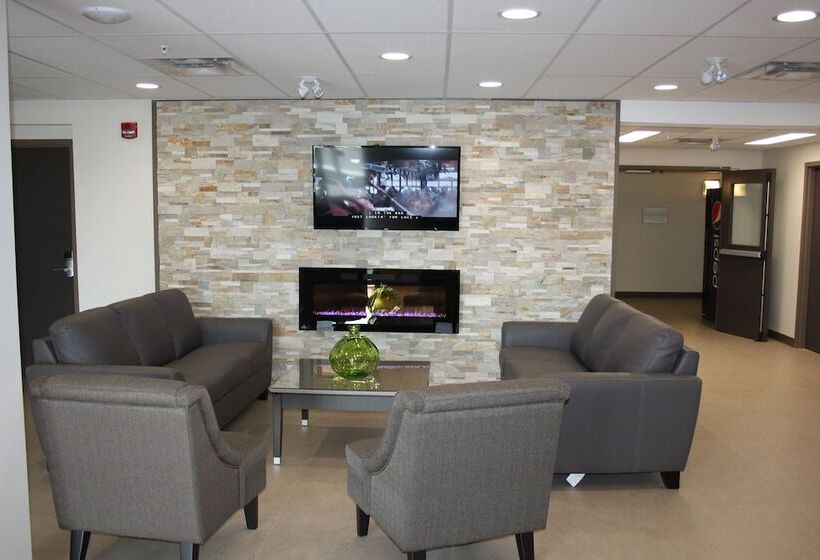 酒店 Crossroads Inn & Suites