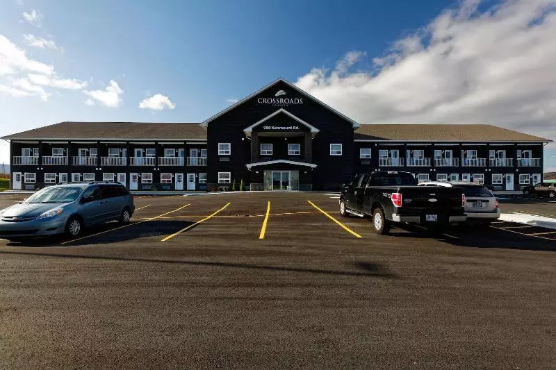 ホテル Crossroads Inn & Suites
