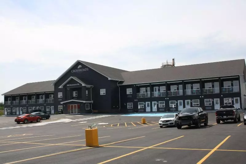 ホテル Crossroads Inn & Suites