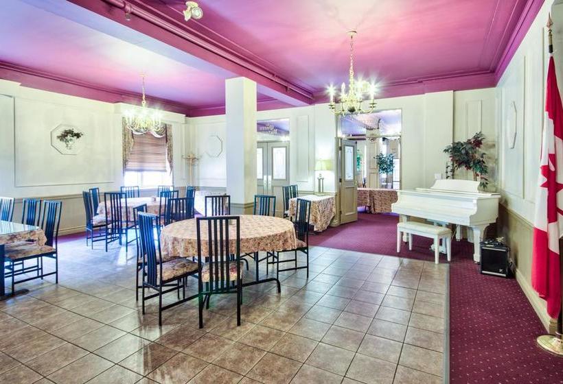 בית מלון כפרי Queen S Inn At Stratford