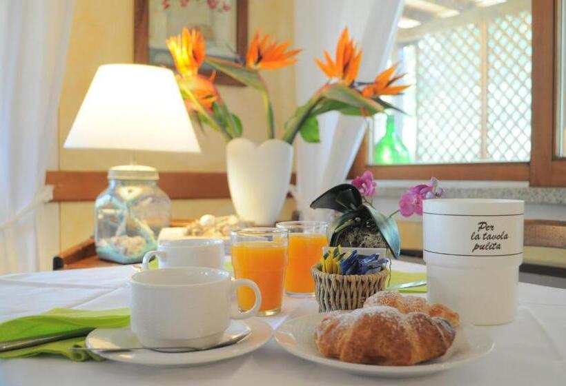 酒店 Tirrena Bike & Country