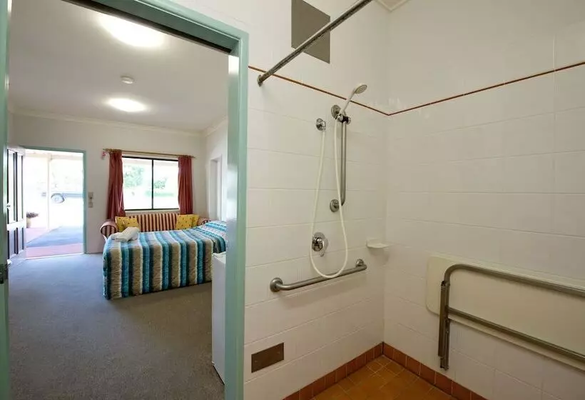 Lamington Hotel Motel   Detached Motel