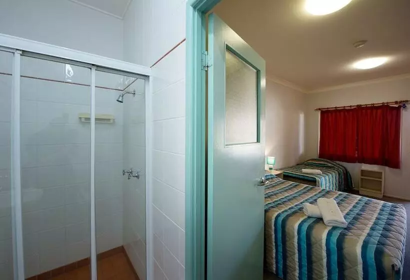 Lamington Hotel Motel   Detached Motel