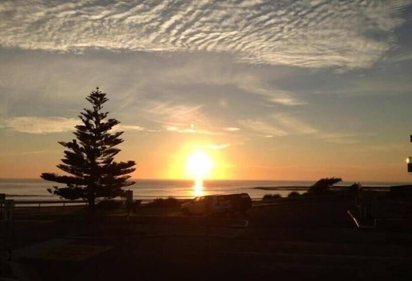 モーテル Beachhouse Mollymook
