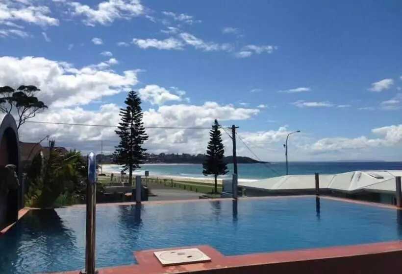 Motelli Beachhouse Mollymook