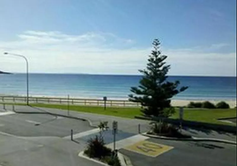 Motelli Beachhouse Mollymook