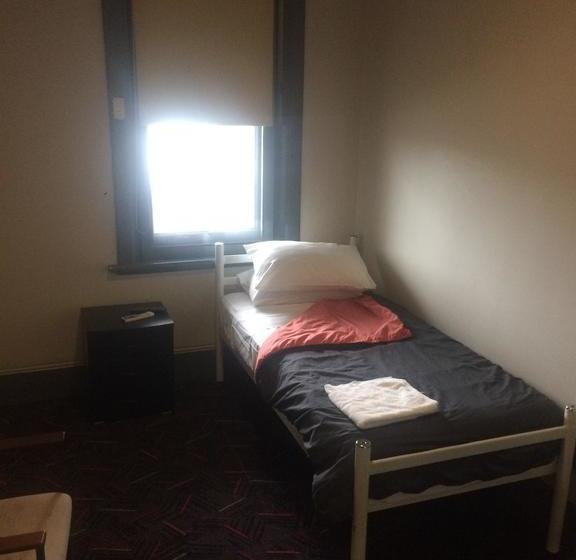 فندق على الطريق Cross Keys