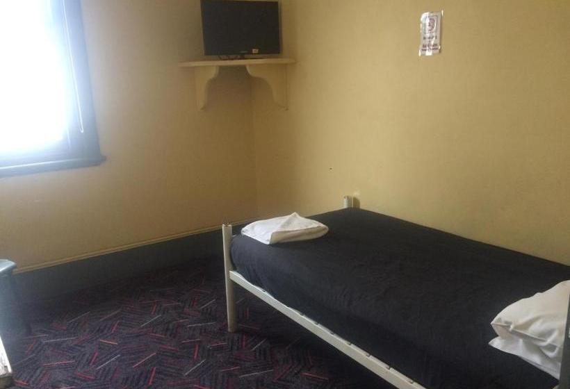 فندق على الطريق Cross Keys