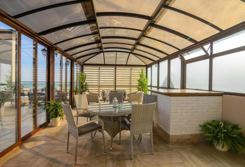 Sunny Castle Hotel   All Inclusive And Free Parking