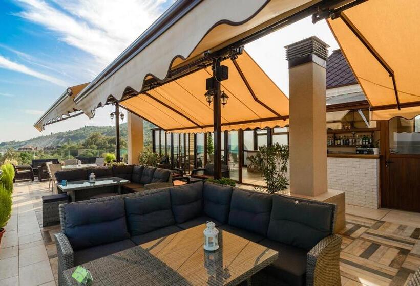 Sunny Castle Hotel   All Inclusive And Free Parking