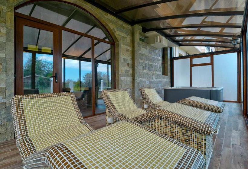 Sunny Castle Hotel   All Inclusive And Free Parking